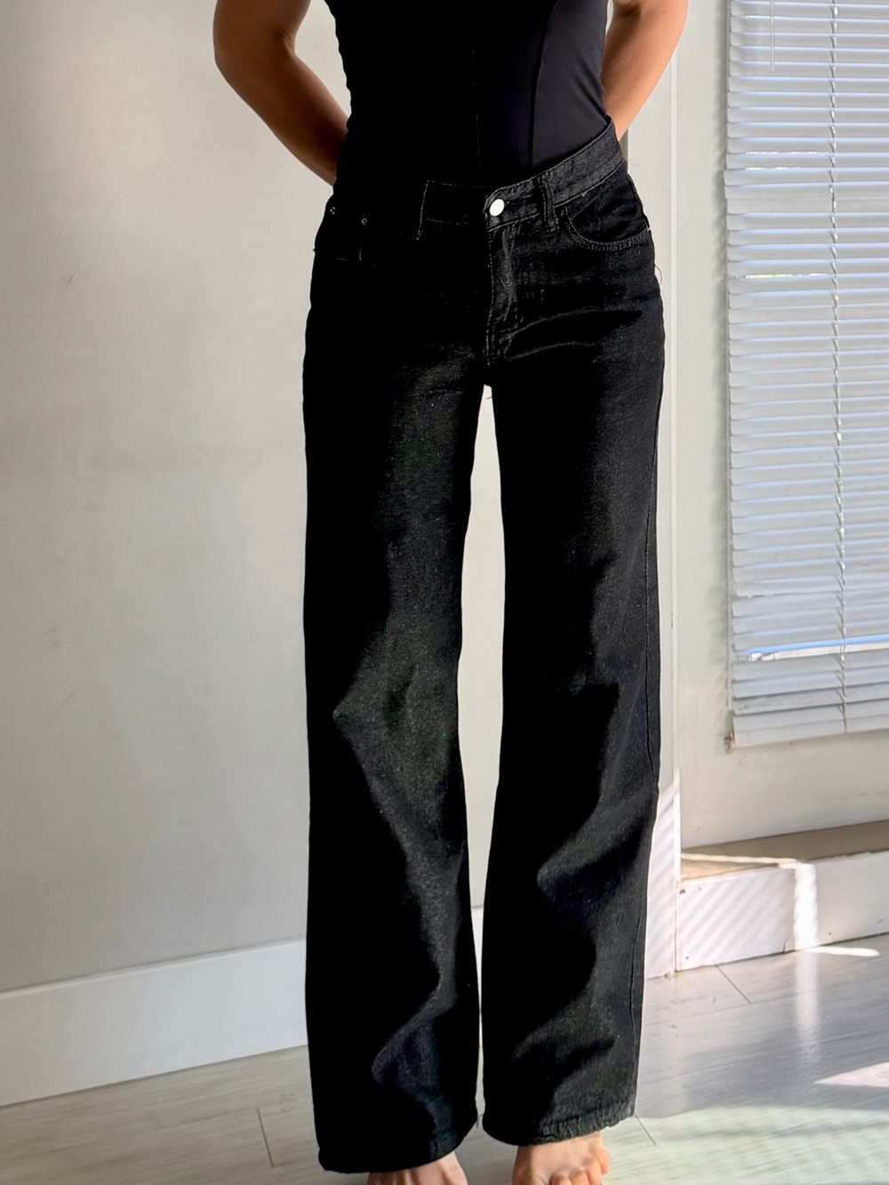 NWOT Black Wide Leg Jeans – Size M – Never Worn